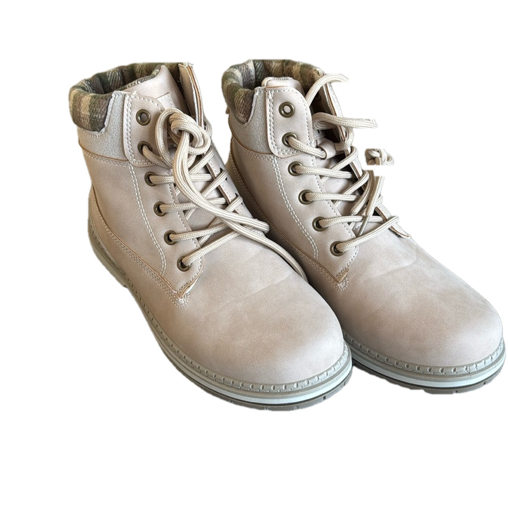 NWT women’s ankle boot